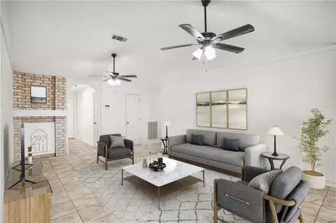 Living - 2 Schill Ave, Kenner, LA 70065 photo 5 of 6