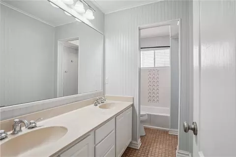 Bath - 2 Schill Ave, Kenner, LA 70065 photo 2 of 2