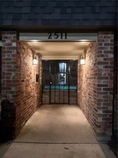 2511 Metairie Lawn Dr #214, Metairie, LA 70002