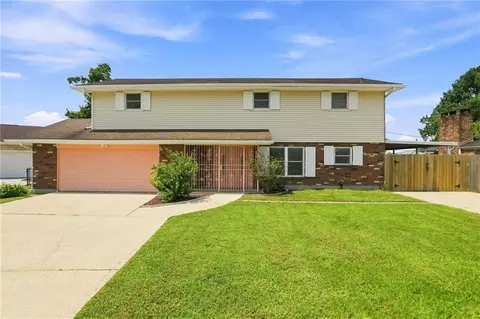 2684 Vulcan St, Harvey, LA 70058