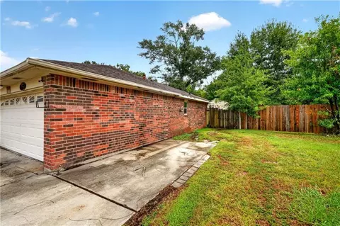 Exterior - 302 Somersset Dr, Slidell, LA 70458 photo 10 of 12
