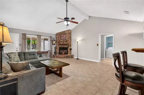 Living - 302 Somersset Dr, Slidell, LA 70458 photo 2 of 2