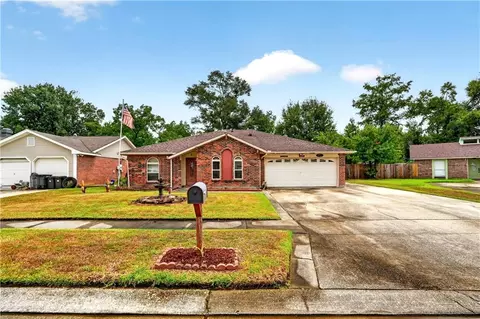 Exterior - 302 Somersset Dr, Slidell, LA 70458 photo 9 of 12