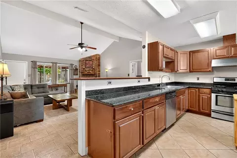 Kitchen - 302 Somersset Dr, Slidell, LA 70458 photo 1 of 5