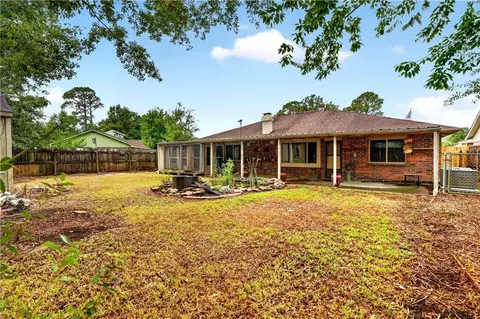 Exterior - 302 Somersset Dr, Slidell, LA 70458 photo 7 of 12