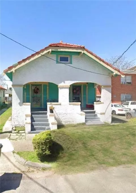 2909 Carondelet St, New Orleans, LA 70115