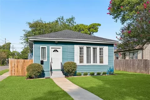 5100 Demontluzin St, New Orleans, LA 70122