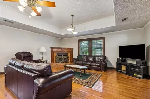 Living - 31013 Putt Moran Loop, Lacombe, LA 70445 photo 2 of 4