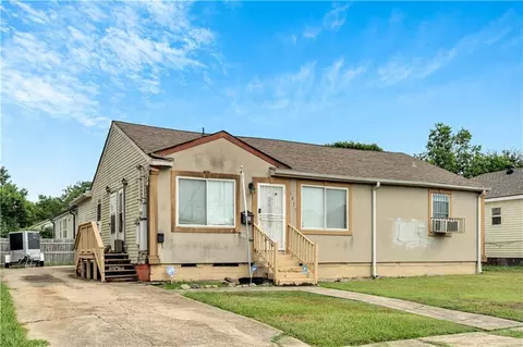 5315 Warrington Dr, New Orleans, LA 70122