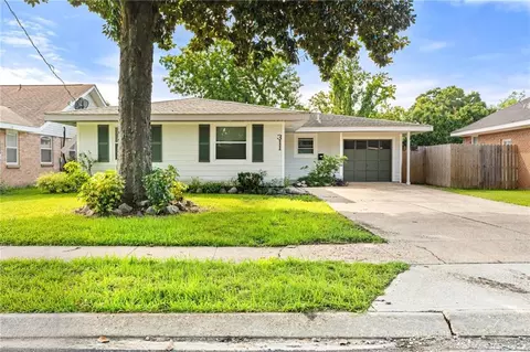 311 River Oaks Dr, New Orleans, LA 70131