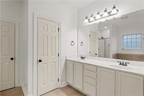 Bath - 629 Woodburne Loop, Covington, LA 70433 photo 1 of 3