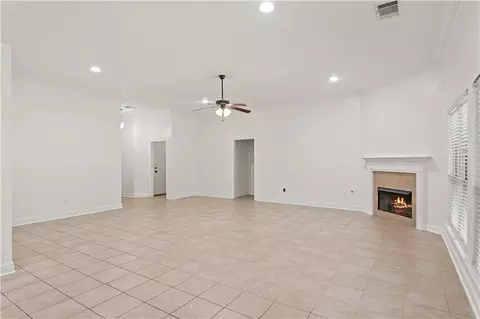 Living - 629 Woodburne Loop, Covington, LA 70433 photo 3 of 4