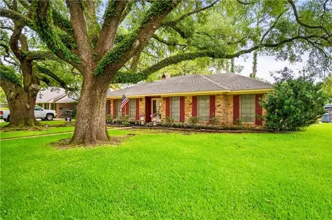 715 Tanglewood Dr, Alexandria, LA 71301