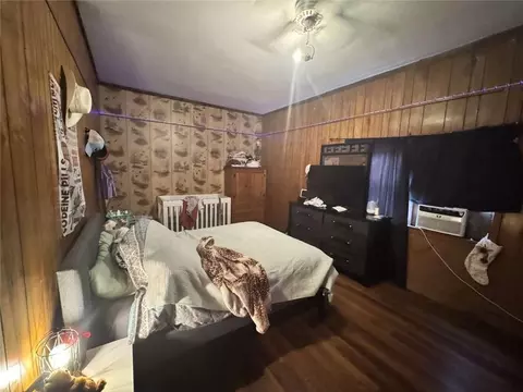 Bedroom - 20530 Carpenter Rd, Springfield, LA 70462 photo 4 of 5
