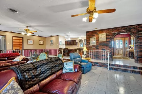 Living - 313 Santa Cruz Ct, Luling, LA 70070 photo 1 of 3