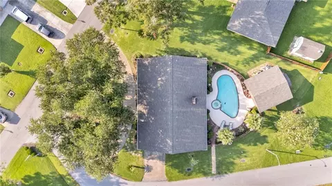 View/Area - 313 Santa Cruz Ct, Luling, LA 70070 photo 3 of 4