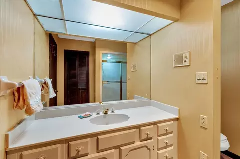 Bath - 313 Santa Cruz Ct, Luling, LA 70070 photo 2 of 6