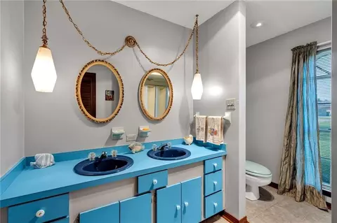 Bath - 313 Santa Cruz Ct, Luling, LA 70070 photo 4 of 6
