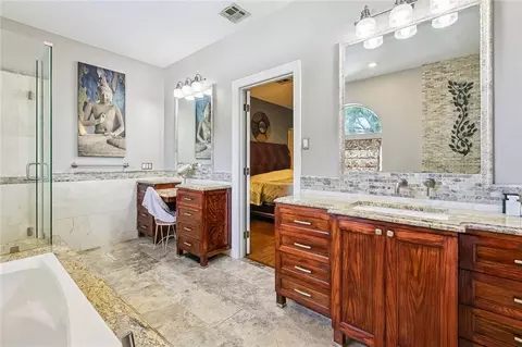 Bath - 573 Oak St, Norco, LA 70079 photo 2 of 4