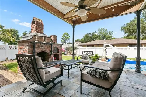 Exterior - 573 Oak St, Norco, LA 70079 photo 3 of 5