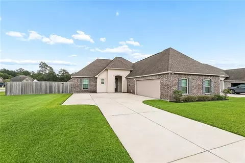 42470 Salt Grass Dr, Ponchatoula, LA 70454