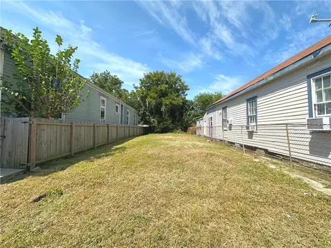 1426 St Anthony St, New Orleans, LA 70116