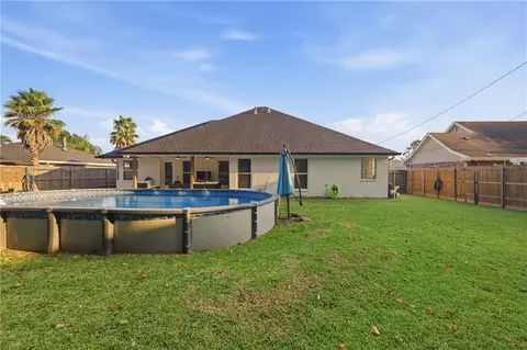 Exterior - 204 Laurel Ct, Luling, LA 70070 photo 4 of 4