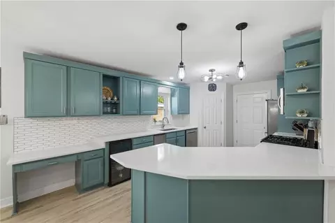 Kitchen - 204 Laurel Ct, Luling, LA 70070 photo 1 of 3