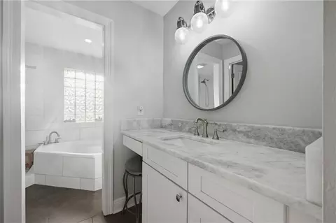 Bath - 204 Laurel Ct, Luling, LA 70070 photo 1 of 3