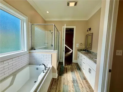 Bath - 1314 W 23rd Ave, Covington, LA 70433 photo 2 of 6