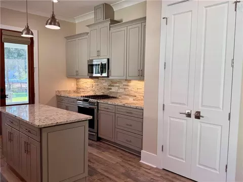 Kitchen - 1314 W 23rd Ave, Covington, LA 70433 photo 2 of 5