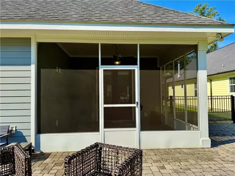 Exterior - 1314 W 23rd Ave, Covington, LA 70433 photo 7 of 10