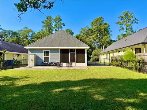 Exterior - 1314 W 23rd Ave, Covington, LA 70433 photo 5 of 10