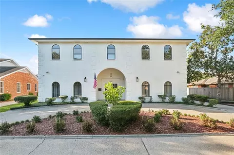 800 Crystal St, New Orleans, LA 70124