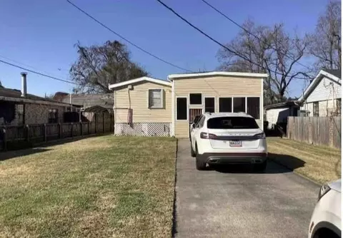 1701 Saux Ln, New Orleans, LA 70114
