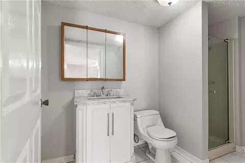 Bath - 227 Barton Ave, Luling, LA 70070 photo 1 of 2
