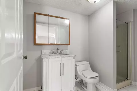 Bath - 227 Barton Ave, Luling, LA 70070 photo 1 of 2
