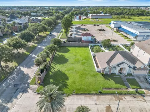 11401 Melvin Pl, New Orleans, LA 70128