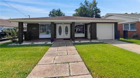 41 W Pamela Pl, Arabi, LA 70032