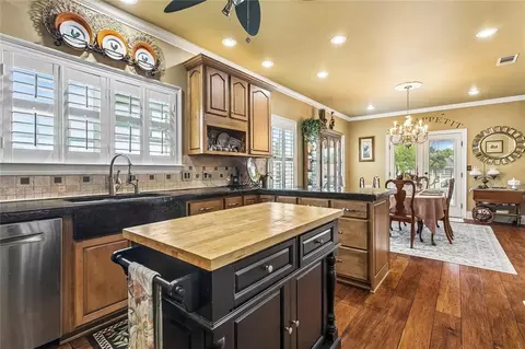 Kitchen - 222 Constellation Dr, Slidell, LA 70458 photo 2 of 2