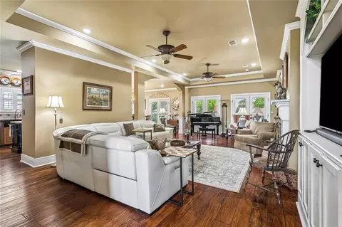Living - 222 Constellation Dr, Slidell, LA 70458 photo 1 of 3
