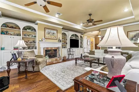Living - 222 Constellation Dr, Slidell, LA 70458 photo 3 of 3