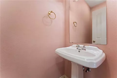 Bath - 217 W 3rd St, Reserve, LA 70084 photo 3 of 6