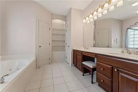 Bath - 217 W 3rd St, Reserve, LA 70084 photo 2 of 6