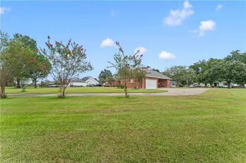 Exterior - 217 W 3rd St, Reserve, LA 70084 photo 3 of 4