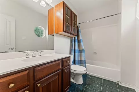 Bath - 217 W 3rd St, Reserve, LA 70084 photo 4 of 6