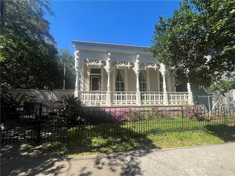 2731 Chestnut St, New Orleans, LA 70130
