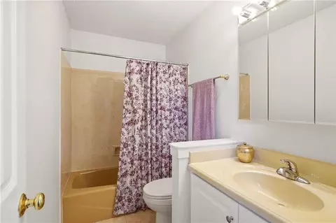 Bath - 7 Caddo Ct, Kenner, LA 70065 photo 1 of 2