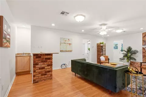 Living - 7 Caddo Ct, Kenner, LA 70065 photo 3 of 3