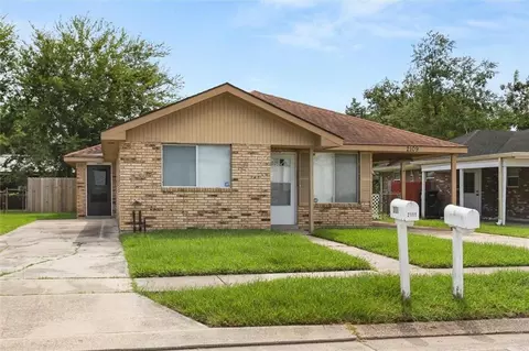 2109-11 Octavia Dr, Chalmette, LA 70043
